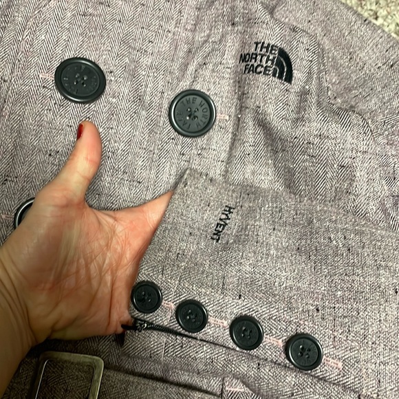 The northface longer body belted hooded ski jacket in excellent condition - Picture 2 of 15